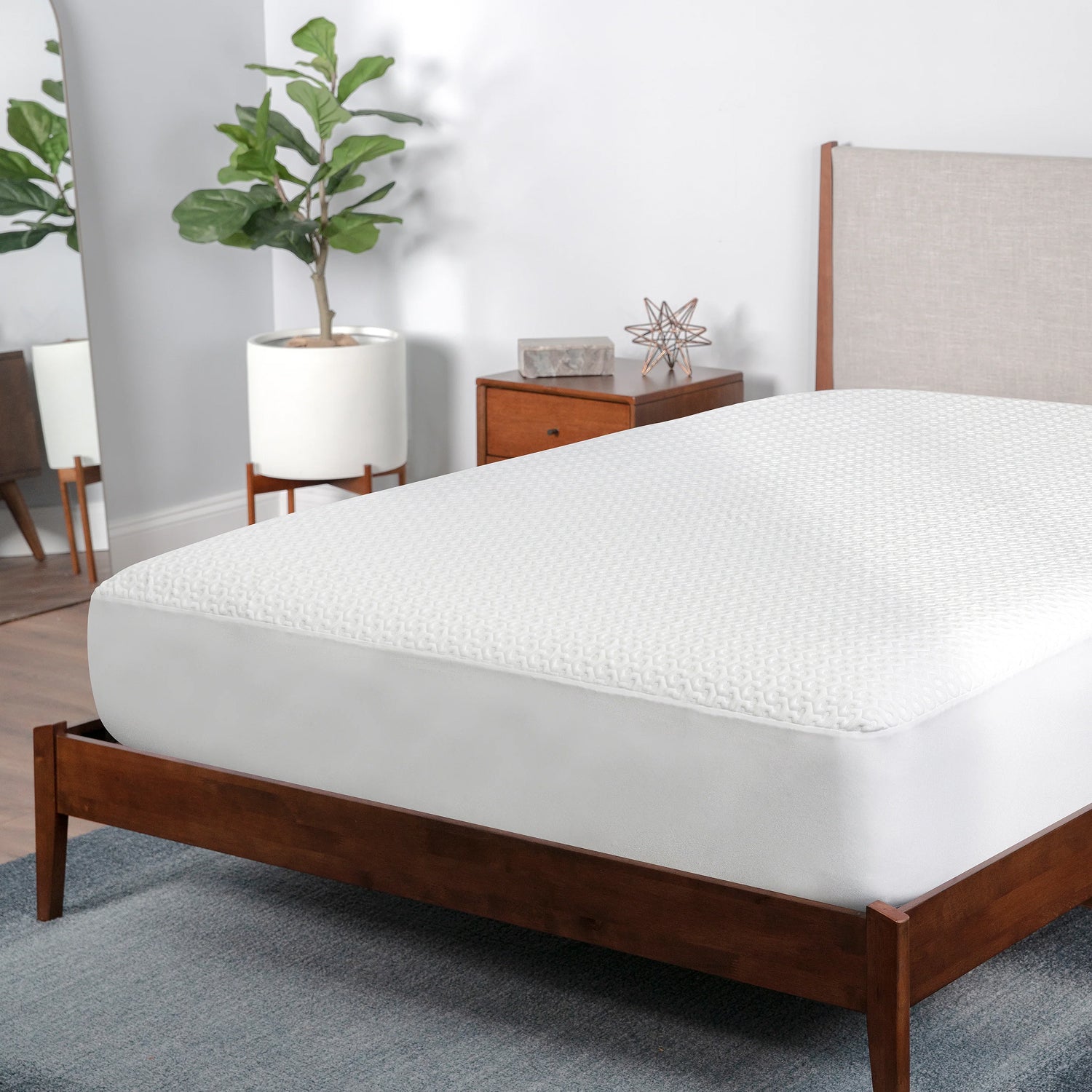 Ver-tex Mattress protector on a bed